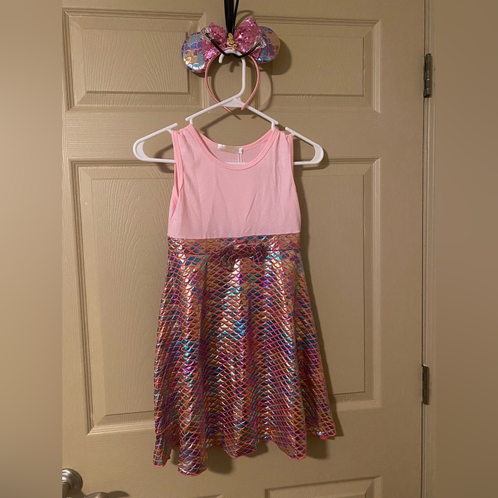 Girls US8-10 Mermaid dress with headband. Pink top, shiny skirt, NWT